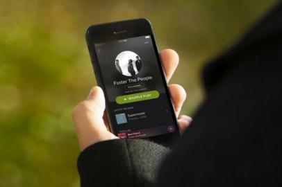 spotify, site de música online.