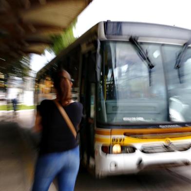  

PORTO ALEGRE, RS, BRASIL, 21-02-2017: Sistema de localização e monitoramento via GPS começa a ser implantado como teste na linha T12 da Carris (FOTO FÉLIX ZUCCO/AGÊNCIA RBS, Editoria Porto Alegre).