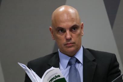 Sabatina de Alexandre de Moraes pode durar o dia todo

DF - MORAES/STF/SENADO/SABATINA - POLÍTICA - O ministro licenciado da Justiça, Alexandre de Moraes, no plenário da Comissão de   Constituição e Justiça (CCJ) durante sabatina no Senado, nesta terça-feira, 21, em   Brasília.   21/02/2017 - Foto: DIDA SAMPAIO/ESTADÃO CONTEÚDO

Editoria: POLÍTICA
Local: BRASÍLIA
Indexador: DIDA SAMPAIO
Fotógrafo: ESTADÃO CONTEÚDO