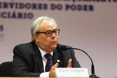 Advogado Flavio Sirangelo.