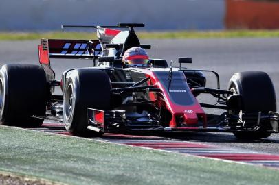 HAAS F1 Teams Danish driver Kevin Magnussen drives at the Circuit de Catalunya on February 27, 2017 in Montmelo on the outskirts of Barcelona during the first day of the first week of tests for the Formula One Grand Prix season.  / AFP PHOTO / JOSE JORDAN