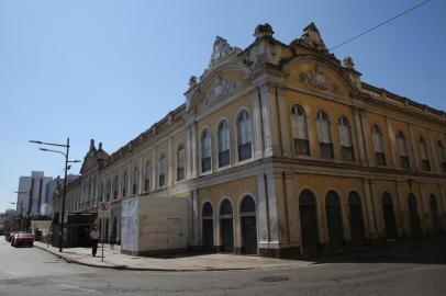  PORTO ALEGRE, RS, BRASIL 28/02/2017 - Como ficou a limpeza das paredes do Mercado Público após pichação. (FOTO: TADEU VILANI/AGÊNCIA RBS).