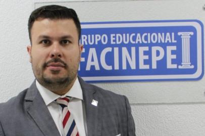 Faustino da Rosa Junior, dono do Grupo Educacional Facinepe/Inepe, se apresenta como um dos maiores empreendedores do ramo da educação superior no Brasil.