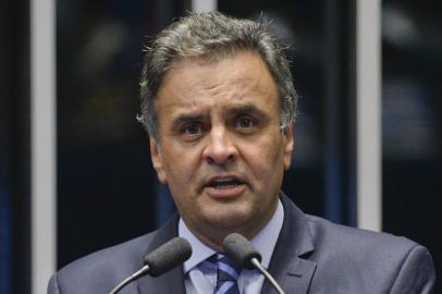 Plenário do Senado durante sessão deliberativa extraordinária que decidirá pela aprovação ou rejeição do relatório favorável à admissibilidade do processo de impeachment da presidente Dilma Rousseff. Senador Aécio Neves (PSDB-MG) em pronunciamento. E/D:senador Aécio Neves (PSDB-MG);senadora Simone Tebet (PMDB-MS) Foto: Geraldo Magela/Agência Senado