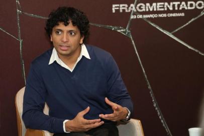 m. night shyamalan no lançamento de fragmentado em São Paulo