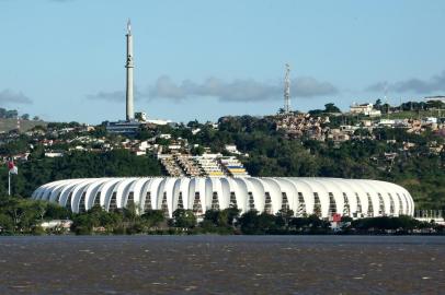  

PORTO ALEGRE, RS, BRASIL - 20/03/2017. Beira-Rio. Porto Alegre vista do barco Cisne Branco. (FOTO: CARLOS MACEDO/AGÊNCIA RBS)