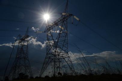 Linhas transmissão de energia elétrica