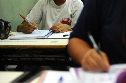  CAXIAS DO SUL, RS, BRASIL, 20/02/2017. Volta às aulas na rede municipal de Caxias do Sul é tema do ensaio da contracapa fotográfica de terça-feira. Na foto, a Escola Municipal de Ensino Fundamental Angelina Sassi Comandulli, no bairro Santa Fé. (Diogo Sallaberry/Agência RBS)