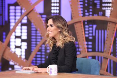 Tatá Werneck estreia seu talk show Lady Night no canal pago Multishow