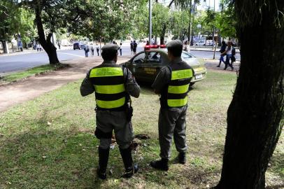  PORTO ALEGRE, RS, BRASIL, 11-04-2017. DG Polícia percorre ruas da Capial para levantamento comparativo do numero de brigadianos e viaturas. Na foto: Av.Oswaldo Aranha (RONALDO BERNARDI/AGÊNCIA RBS)