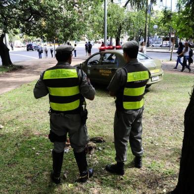  PORTO ALEGRE, RS, BRASIL, 11-04-2017. DG Polícia percorre ruas da Capial para levantamento comparativo do numero de brigadianos e viaturas. Na foto: Av.Oswaldo Aranha (RONALDO BERNARDI/AGÊNCIA RBS)