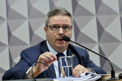  Comissão Especial do Impeachment 2016 (CEI2016) realiza reunião para leitura do relatório. Em pronunciamento, o relator da CEI2016, senador Antonio Anastasia (PSDB-MG). Foto: Geraldo Magela/Agência SenadoLocal: BrasÃ­liaIndexador: Geraldo MagelaFonte: AgÃªncia SenadoFotógrafo: g