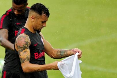  PORTO ALEGRE, RS, BRASIL 13/02/2017 - Imagens do treino do Inter que aconteceu agora a tarde no CT Parque Gigante. Na foto: Lateral Alemão. (FOTO: BRUNO ALENCASTRO/AGÊNCIA RBS).