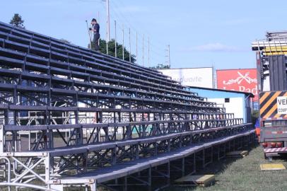 Novo Hamburgo instala arquibancadas móveis no Estádio do Vale para semifinal do Gauchão contra o Grêmio