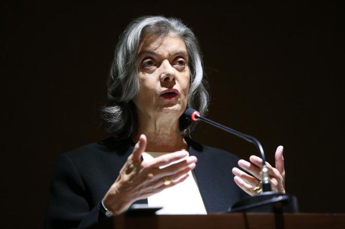 Brasília - A Ordem dos Advogados do Brasil no Distrito Federal promove o 9º Fórum Liberdade de Imprensa e Democracia. A presidente do Supremo Tribunal Federal, ministra Cármen Lúcia, abriu o evento com uma palestra (Antonio Cruz/Agência Brasil)