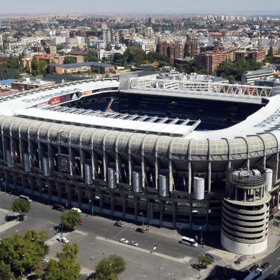  Foto area do estádio santiago bernabeu