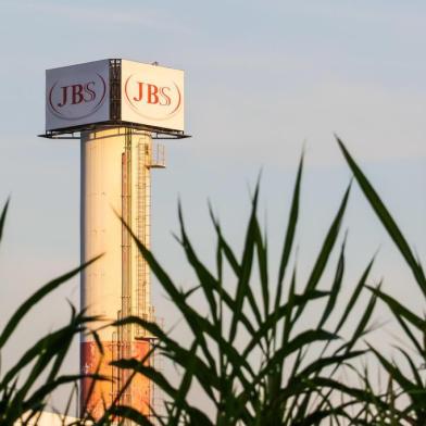 JBS UNIDADE JUNDIAÍ

SP - JBS/JUNDIAI - GERAL - Unidade da JBS -  Friboi em Jundiaí, interior de SP. A empresa é líder mundial em processamento de carne bovina, ovina e de aves, está envolvida na operação Carne Fraca da polícia federal, sob investigação de irregularidades na produção de carnes. 22/03/2017 - Foto: CADU ROLIM/FOTOARENA/FOTOARENA/ESTADÃO CONTEÚDO

Editoria: GERAL
Local: JUNDIAÍ
Indexador: CADU ROLIM
Fonte: 1290910
Fotógrafo: FOTOARENA