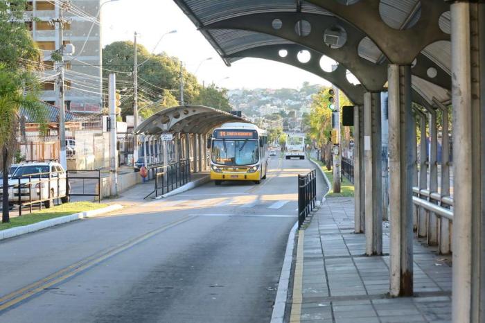  

PORTO ALEGRE, RS, BRASIL - 21/05/2017 - O plenário da Câmara Municipal deve votar, nesta segunda-feira, uma indicação à EPTC para bloquear o corredor de ônibus da Aparício Borges (FOTO) e da Salvador França (entre as avenidas Oscar Pereira e Bento Gonçalves) para que a população possa usá-los aos domingos e feriados para lazer.
(Fotógrafo: André Feltes / Especial)