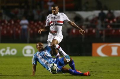 SÃO PAULO X AVAÍSP - BRASILEIRÃO/SÃO PAULO X AVAÍ - ESPORTES - O jogador Júnior Tavares do São Paulo durante partida entre São Paulo x Avaí, em partida válida pelo Campeonato Brasileiro 2017, no estádio do Morumbi em São Paulo, SP, nesta segunda-feira (22). 22/05/2017 - Foto: MARCOS BEZERRA/FUTURA PRESS/FUTURA PRESS/ESTADÃO CONTEÚDOEditoria: ESPORTESLocal: SÃO PAULOIndexador: MARCOS BEZERRAFotógrafo: FUTURA PRESS