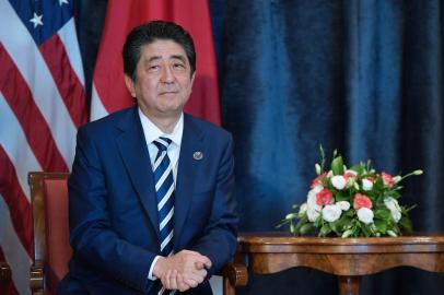  Japans Prime Minister Shinzo Abe takes part in a bilateral meeting with US President Donald Trump on the sidelines of the G7 Summit in Taormina, Sicily, on May 26, 2017.The leaders of Britain, Canada, France, Germany, Japan, the US and Italy will be joined by representatives of the European Union and the International Monetary Fund (IMF) as well as teams from Ethiopia, Kenya, Niger, Nigeria and Tunisia during the summit from May 26 to 27, 2017. / AFP PHOTO / Mandel NGANEditoria: POLLocal: TaorminaIndexador: MANDEL NGANSecao: politics (general)Fonte: AFPFotógrafo: STF