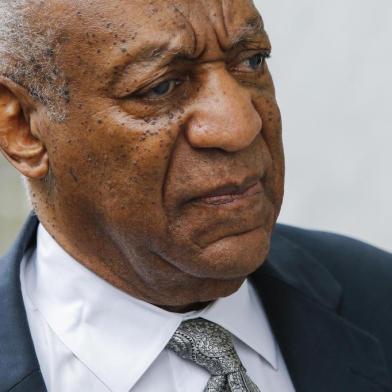 Bill Cosby TrialBill Cosby arrives on the sixth day of jury deliberations of his sexual assault trial at the Montgomery County Courthouse on June 17, 2017 in Norristown, Pennsylvania.  The jury of the trial for American actor Bill Cosby suspended its work Friday night, unable to determine a verdit after 52 hours of deliberations. / AFP PHOTO / EDUARDO MUNOZ ALVAREZEditoria: CLJLocal: NorristownIndexador: EDUARDO MUNOZ ALVAREZSecao: trialsFonte: AFPFotógrafo: STR