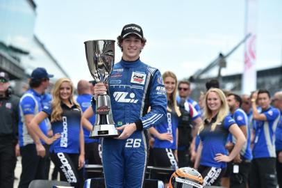 Matheus Leist, piloto gaúcho na Indy Lights, venceu as 100 Milhas de Indianápolis e depois fez teste com Fórmula-Indy. FOTO: INDY LIGHTS, DIVULGAÇÃO