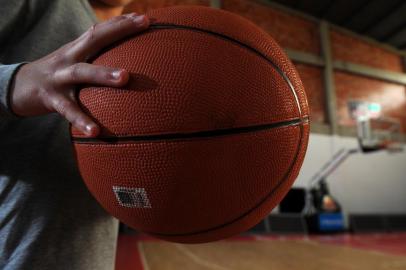  CAXIAS DO SUL, RS, BRASIL 17/05/2017Caxias do Sul Basquete aguarda a definição da federação brasileira para iniciar a preparação da temporada, a equipe não sabe ainda se jogará a Série Ouro ou o NBB. (Felipe Nyland/Agência RBS)