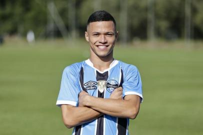  

ELDORADO DO SUL, RS, 26-06-2017: Plantel da equipe das categorias de base do Grêmio para a disputa do Campeonato Brasileiro Sub-20. Na foto, Darlan Mendes, volante (FOTO FÉLIX ZUCCO/AGÊNCIA RBS, Editoria de Esportes).
Indexador: Felix Zucco