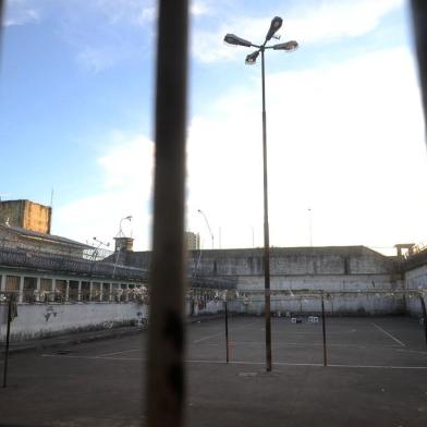  CAXIAS DO SUL, RS, BRASIL, 28/06/2017. Vereadores e autoridades acompanham a Juíza Milene Dal Bó em visita à Penitenciária Estadual, na localidade do Apanhador, e ao Presídio Regional de Caxias do Sul (na foto), antiga Penitenciária Industrial - PICS. (Diogo Sallaberry/Agência RBS)