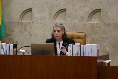 30/06/2017- Brasília- DF, Brasil- A presidente do Supremo Tribunal Federal, Cármen Lúcia durante sessão plenária extraordinária no STF. Esta é a última sessão antes das férias forenses dos ministros