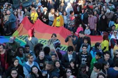  

PORTO ALEGRE, RS, BRASIL - 2017.07.02 - Parada de luta LGBT reúne milhares de pessoas no parque da Redenção, em Porto Alegre. (Foto: ANDRÉ ÁVILA/ Agência RBS)