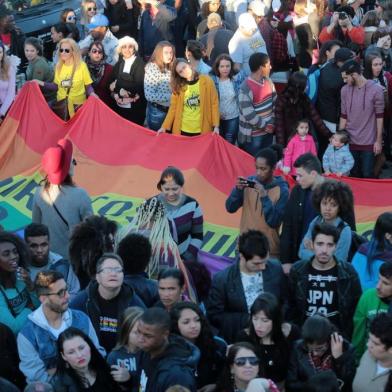  

PORTO ALEGRE, RS, BRASIL - 2017.07.02 - Parada de luta LGBT reúne milhares de pessoas no parque da Redenção, em Porto Alegre. (Foto: ANDRÉ ÁVILA/ Agência RBS)