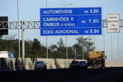  GRAVATAÍ, RS, BRASIL - 04-07-2017 - Primeiro dia de pedágio mais barato na freeway. (FOTO: RONALDO BERNARDI/AGÊNCIA RBS)