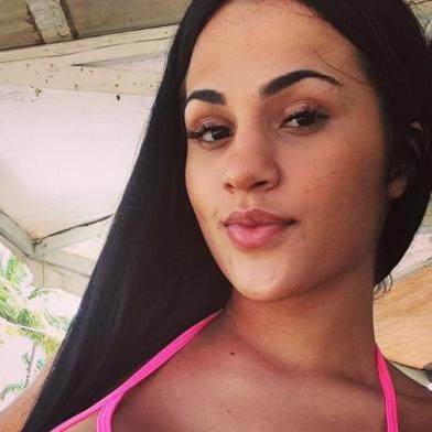  Nicolle Brito Castilho da Silva, 20 anos, está desaparecida há um mês em Cachoeirinha.