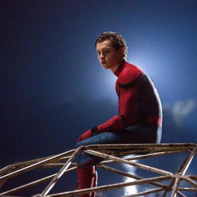 homem-aranha: de volta ao lar, com Tom Holland