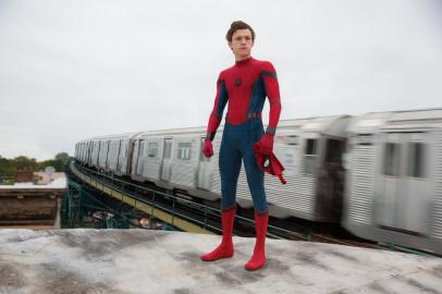 homem-aranha: de volta ao lar, com Tom Holland