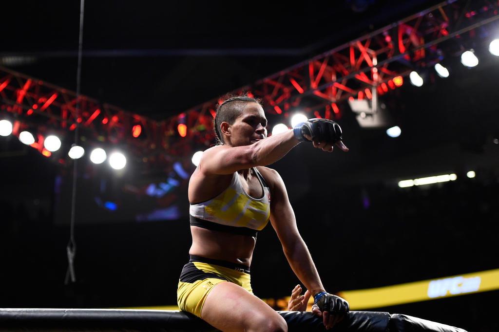 amanda nunes vence holly holm