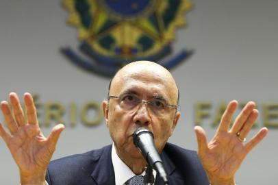 Ministro da Fazenda,Henrique Meirelles, durante entrevista