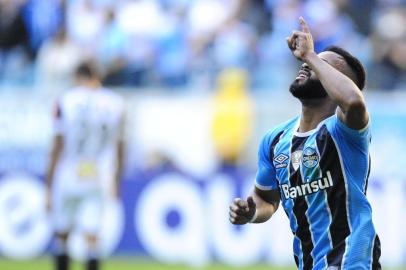  

PORTO ALEGRE, RS, BRASIL - 06-08-2017 - Grêmio enfrenta o Atlético MG na Arena. Gol do Grêmio primeiro tempo. Jogdor Fernandinho comemoração do segundo gol do Grêmio (FOTO: CARLOS MACEDO/AGÊNCIA RBS)