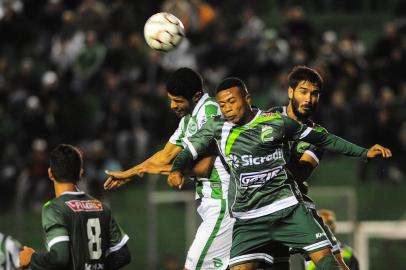  

CAXIAS DO SUL, RS, BRASIL, 12/05/2017. Juventude x Luverdense, jogo válido pela primeira rodada da Série B do Campeonato Brasileiro 2017 e realizado no estádio Alfredo Jaconi. (Porthus Junior/Agência RBS)