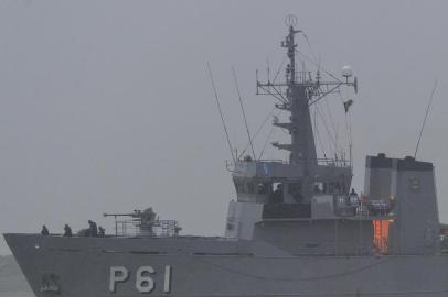  

RIO GRANDE, RS, BRASIL, 12/08/2017.  Buscas pela embarcação Dom Manoel XVI, desaparecida desde a madrugada de sexta-feira (11/08), na costa de Rio Grande, no sul do RS.  (Foto: Lauro Alves/Agência RBS) 