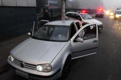  

PORTO ALEGRE, RS, BRASIL, 18/08/2017: Dois suspeitos foram mortos por policiais militares na Avenida Sertório, em Porto Alegre. Foto: Ronaldo Bernardi.