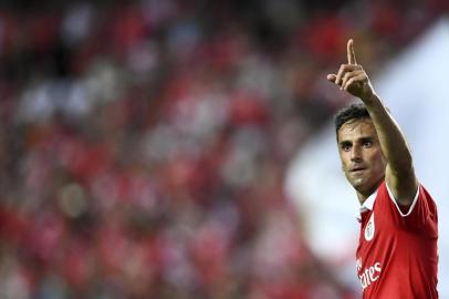 Jonas comemora gol do Benfica sobre o Belenenses pelo Campeonato Português no Estádio da Luz