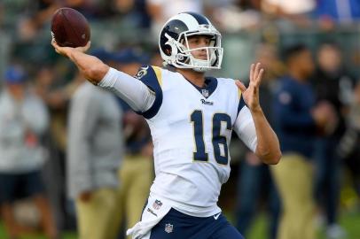 Los Angeles Rams v Oakland Raiders

OAKLAND, CA - AUGUST 19: Jared Goff #16 of the Los Angeles Rams warms up during pregame warm ups prior to playing the Oakland Raiders in an NFL preseason football game at Oakland-Alameda County Coliseum on August 19, 2017 in Oakland, California.   Thearon W. Henderson/Getty Images/AFP

Editoria: SPO
Local: Oakland
Indexador: Thearon W. Henderson
Secao: American Football
Fonte: GETTY IMAGES NORTH AMERICA
Fotógrafo: STR