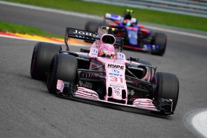  

Force Indias French driver Esteban Ocon drives ahead of Toro Rossos Spanish driver Carlos Sainz Jr during the Belgian Formula One Grand Prix at the Spa-Francorchamps circuit in Spa on August 27, 2017. / AFP PHOTO / Emmanuel DUNAND

Editoria: SPO
Local: Spa-Francorchamps
Indexador: EMMANUEL DUNAND
Secao: motor racing
Fonte: AFP
Fotógrafo: STF