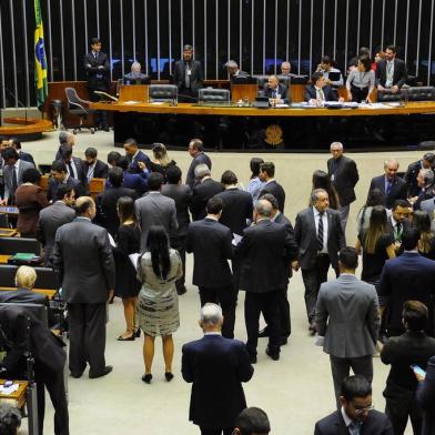 Ordem do dia para discussão e votação de diversos projetos
