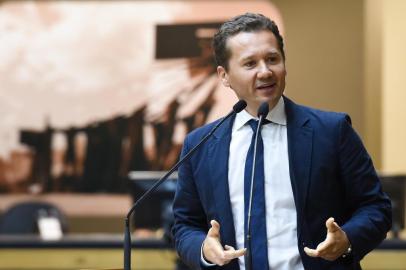  Vereador Mauro Zacher na tribuna da Câmara Municipal de Porto Alegre.