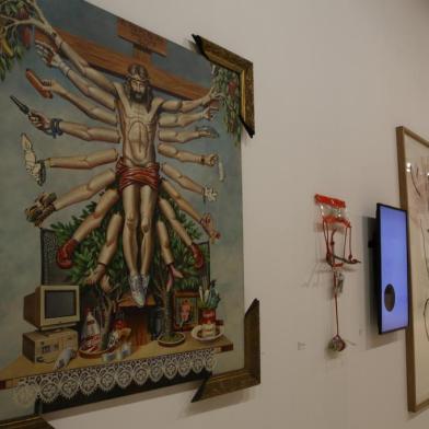  

PORTOALEGRE-RS-BR 14.08.2017
Exposição do Santander Cultural chamada Queermuseu ¿ Cartografias da Diferença na Arte Brasileira.
Obra de Fernando Baril - 1948 -Cruzando Jesus Cristo Com Deusa Schiva,1996.
FOTÓGRAFO: TADEU VILANI AGÊNCIARBS Editoria/Caderno: Segundo Caderno