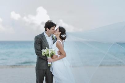 Casamento de Camila Satt de Oliveira e Vitor Radé em Cancun.