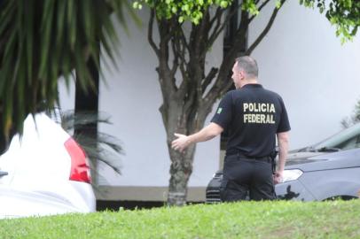  

PORTO ALEGRE, RS, 11/09/2017 - A Polícia Federal deflagrou a Operação Conexão Venezuela na manhã desta segunda-feira nos estados do Rio Grande do Sul e de São Paulo. A ação apura a prática de lavagem de dinheiro em esquema criminoso que envolvia a negociação de máquinas e implementos agrícolas entre Brasil e Venezuela.  (Ronaldo Bernardi/Agência RBS).